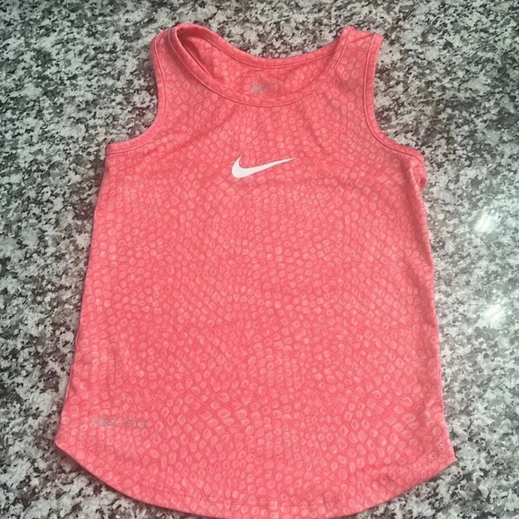 Toddler Girl Pink Dry Fit Nike Two Piece set size 4 (XS) - Picture 2 of 6